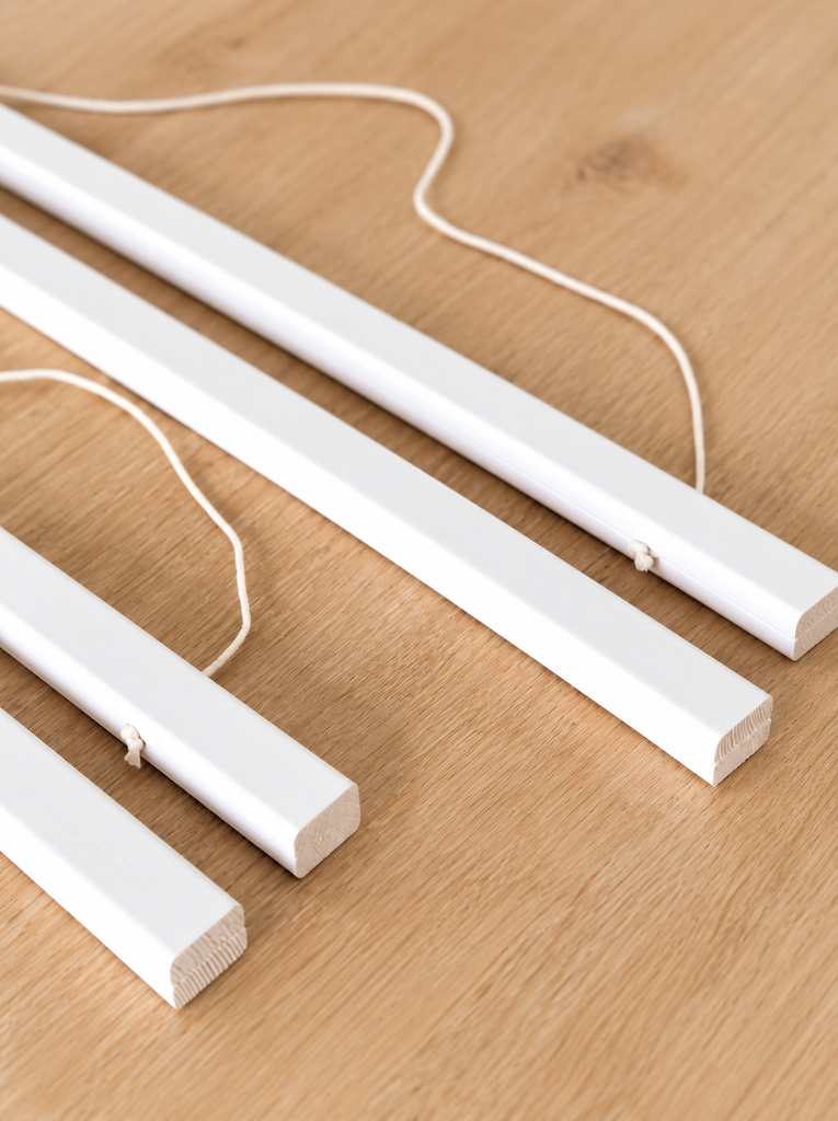 Magnetic White Wooden Poster Hanger, To Fit A4 Picture